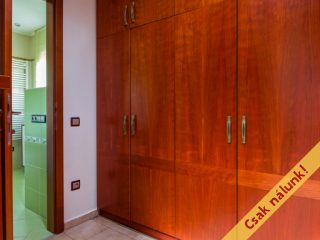 Eladó 222 m²-escsaládi ház Szada, Aranyhegy utca: 194'900'000 Ft