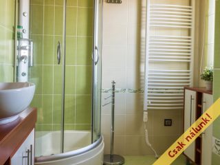 Eladó 222 m²-escsaládi ház Szada, Aranyhegy utca: 194'900'000 Ft