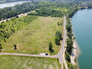 Eladó 9725 m²-estelek Szentendre, A Lupa tó mellett: 33'000'000 Ft