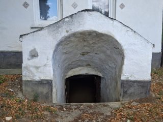 Eladó 110 m²-escsaládi ház Szentgál, Saroktelek: 39'000'000 Ft
