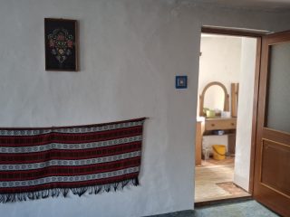 Eladó 110 m²-escsaládi ház Szentgál, Saroktelek: 39'000'000 Ft