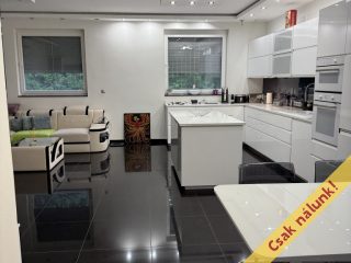Eladó 147 m²-escsaládi ház Szigethalom, Dunaparthoz közel utca: 87'999'000 Ft