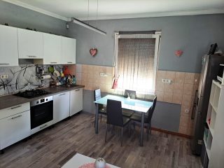 Eladó 100 m²-esikerház Szigethalom, Fiumei utcáról nyíló: 98'000'000 Ft