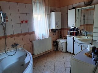 Eladó 100 m²-esikerház Szigethalom, Fiumei utcáról nyíló: 98'000'000 Ft