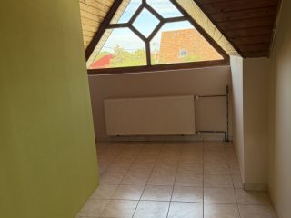 Eladó 140 m²-escsaládi ház Szigethalom, Központ közelében: 99'900'000 Ft
