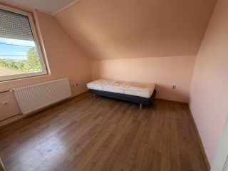 Eladó 140 m²-escsaládi ház Szigethalom, Központ közelében: 99'900'000 Ft
