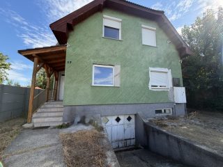 Eladó 140 m²-escsaládi ház Szigethalom, Központ közelében: 99'900'000 Ft