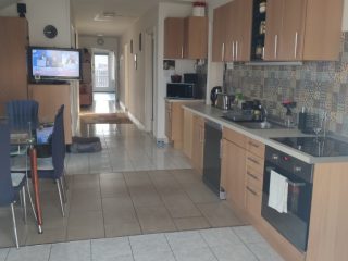 Eladó 164 m²-estársasházi lakás Szigethalom, Központ közeli utca: 79'500'000 Ft