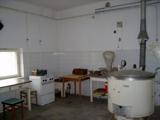 Eladó 820 m²-escsaládi ház Szigetszentmárton, Dózsa GyörgyFő út közeli utca: 120'000'000 Ft