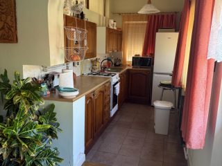 Eladó 141 m²-escsaládi ház Szigetszentmiklós, Arpad  utchoz közel utca: 92'800'000 Ft