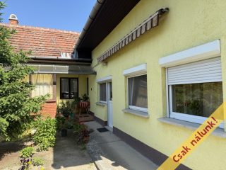 Eladó 141 m²-escsaládi ház Szigetszentmiklós, Arpad  utchoz közel utca: 92'800'000 Ft