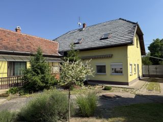 Eladó 141 m²-escsaládi ház Szigetszentmiklós, Arpad  utchoz közel utca: 92'800'000 Ft