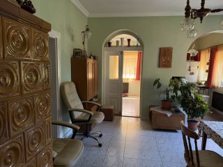 Eladó 141 m²-escsaládi ház Szigetszentmiklós, Arpad  utchoz közel utca: 92'800'000 Ft