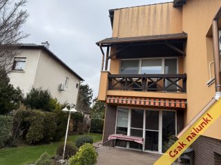 Eladó 132 m²-escsaládi ház Szigetszentmiklós, Bíró Lajos utca közeli, Duna parti utca: 99'000'000 Ft