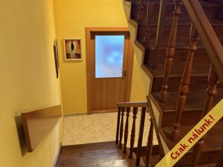 Eladó 132 m²-escsaládi ház Szigetszentmiklós, Bíró Lajos utca közeli, Duna parti utca: 99'000'000 Ft