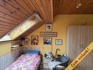 Eladó 132 m²-escsaládi ház Szigetszentmiklós, Bíró Lajos utca közeli, Duna parti utca: 99'000'000 Ft