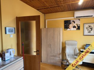 Eladó 132 m²-escsaládi ház Szigetszentmiklós, Bíró Lajos utca közeli, Duna parti utca: 99'000'000 Ft