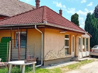 Eladó 151 m²-escsaládi ház Szigetszentmiklós, Csepeli út közelében: 98'000'000 Ft