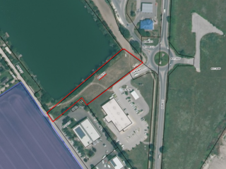 Eladó 4526 m²-estelek Szigetszentmiklós, Csepeli út út: 120'000'000 Ft