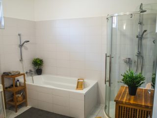 Eladó 123 m²-escsaládi ház Szigetszentmiklós, Duna közeli utca: 128'000'000 Ft