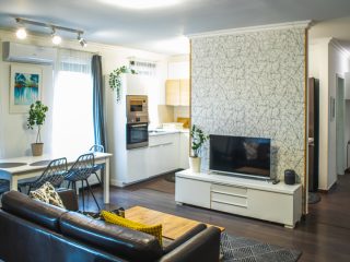 Eladó 123 m²-escsaládi ház Szigetszentmiklós, Duna közeli utca: 128'000'000 Ft
