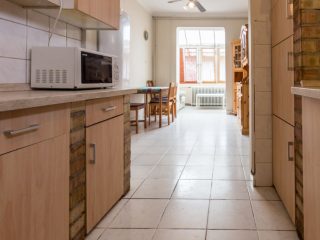 Eladó 195 m²-escsaládi ház Szigetszentmiklós, Határ út közeli utca: 85'000'000 Ft