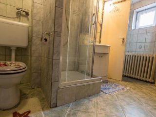 Eladó 195 m²-escsaládi ház Szigetszentmiklós, Határ út közeli utca: 85'000'000 Ft