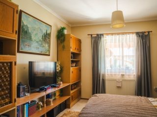 Eladó 177 m²-escsaládi ház Szigetszentmiklós, Horgász utcához közel eső részen utca: 230'000'000 Ft