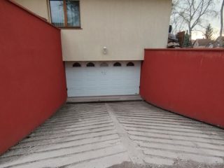 Eladó 98 m²-escsaládi ház Szigetszentmiklós (Kertváros) , Központ közeli utca: 119'500'000 Ft