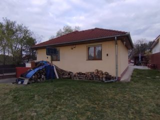 Eladó 98 m²-escsaládi ház Szigetszentmiklós (Kertváros) , Központ közeli utca: 119'500'000 Ft
