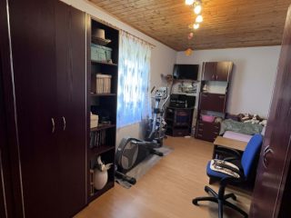 Eladó 98 m²-escsaládi ház Szigetszentmiklós (Kertváros) , Központ közeli utca: 119'500'000 Ft