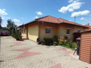 Eladó 76 m²-esikerház Szigetszentmiklós (Kertváros) , Műúthot közeli utca: 85'900'000 Ft