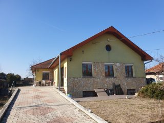 Eladó 200 m²-escsaládi ház Szigetszentmiklós, Kertvárosban: 159'000'000 Ft