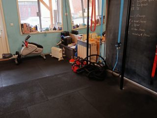 Kiadó 70 m²-esüzlethelyiség utcai bejárattal Szigetszentmiklós (Óváros) , dr Lengyel Lajos utca közeli utca: 250'000 Ft