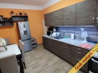 Eladó 85 m²-escsaládi ház Szigetszentmiklós, Város központ közeli utca: 77'900'000 Ft