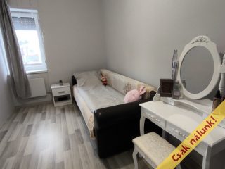 Eladó 85 m²-escsaládi ház Szigetszentmiklós, Város központ közeli utca: 77'900'000 Ft