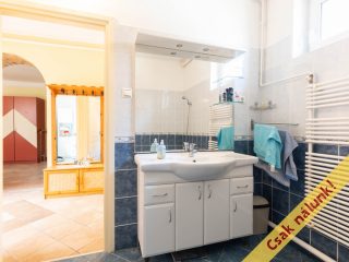 Eladó 150 m²-escsaládi ház Szob, Arany János utca: 98'000'000 Ft