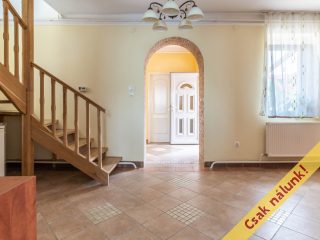Eladó 150 m²-escsaládi ház Szob, Arany János utca: 98'000'000 Ft