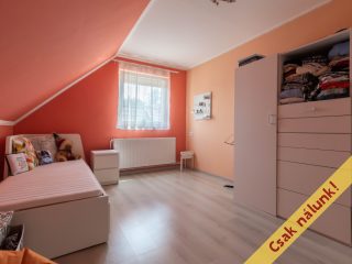 Eladó 150 m²-escsaládi ház Szob, Arany János utca: 98'000'000 Ft