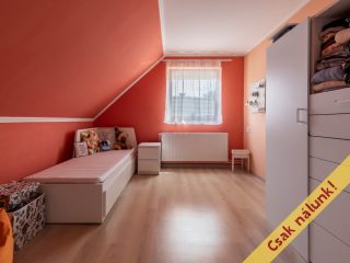 Eladó 150 m²-escsaládi ház Szob, Arany János utca: 98'000'000 Ft