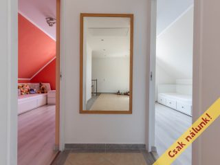 Eladó 150 m²-escsaládi ház Szob, Arany János utca: 98'000'000 Ft