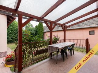Eladó 150 m²-escsaládi ház Szob, Arany János utca: 98'000'000 Ft