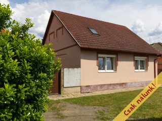 Eladó 150 m²-escsaládi ház Szob, Arany János utca: 98'000'000 Ft