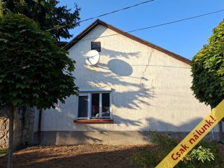 Eladó 78 m²-esikerház Szob, Árpád út: 25'000'000 Ft