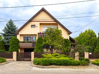 Eladó 184 m²-escsaládi ház Sződliget, Rezeda utca: 145'900'000 Ft