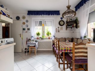 Eladó 184 m²-escsaládi ház Sződliget, Rezeda utca: 145'900'000 Ft
