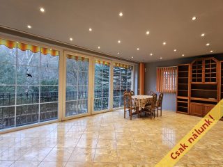 Eladó 243 m²-escsaládi ház Szokolya, Törökpatak utca: 179'000'000 Ft