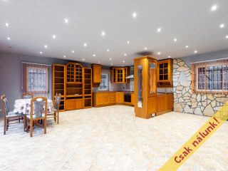 Eladó 243 m²-escsaládi ház Szokolya, Törökpatak utca: 179'000'000 Ft