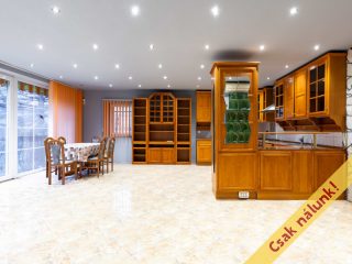 Eladó 243 m²-escsaládi ház Szokolya, Törökpatak utca: 179'000'000 Ft