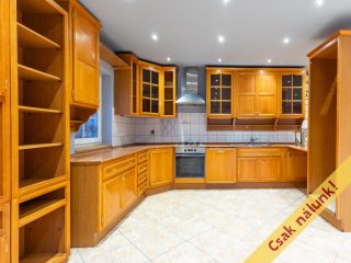 Eladó 243 m²-escsaládi ház Szokolya, Törökpatak utca: 179'000'000 Ft